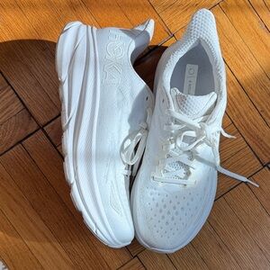 Hoka White Women's Performance Running Sneakers - Clifton 9